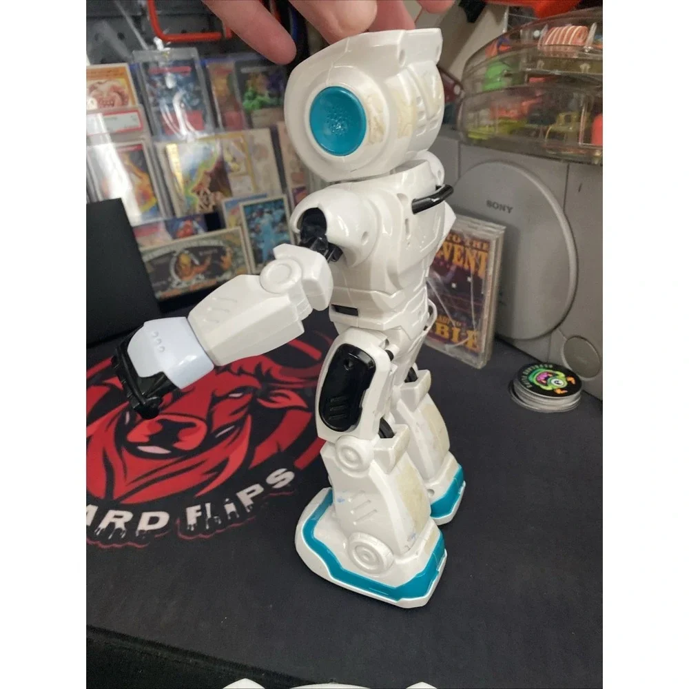Xtrem Boots Robbie Remote Control Robot Works Great Dances Talks D3